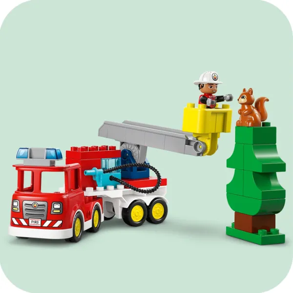 Constructor LEGO Fire Engine with House and Firefighter Pompieri/ Red photo 6