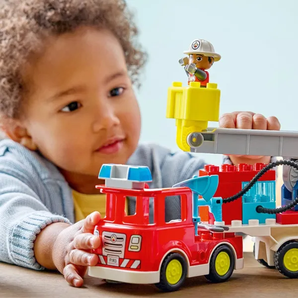 Constructor LEGO Fire Engine with House and Firefighter Pompieri/ Red photo 7