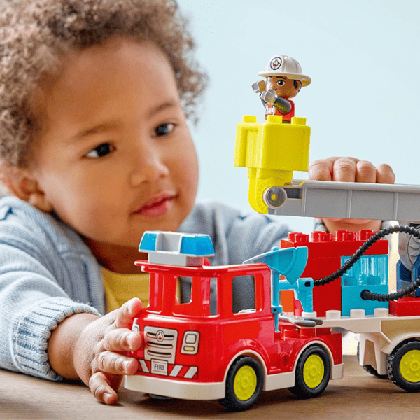 Constructor LEGO Fire Engine with House and Firefighter Pompieri/ Red photo 7