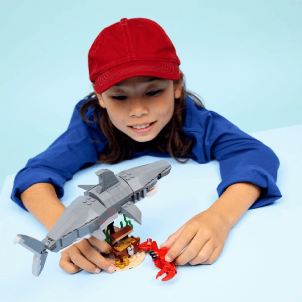 Конструктор LEGO Fierce Shark With A Treasure Chest Животные/ Серый photo 6