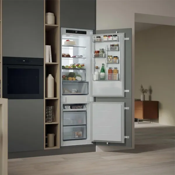 Frigider Candy CNBQT5518D cu congelator jos 251 l / 177.2 cm / White photo 12