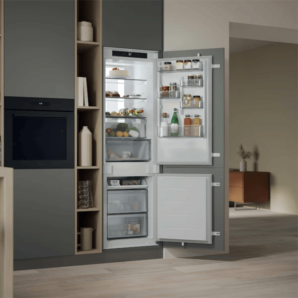 Frigider Candy CNBQT5518D cu congelator jos 251 l / 177.2 cm / White photo 12