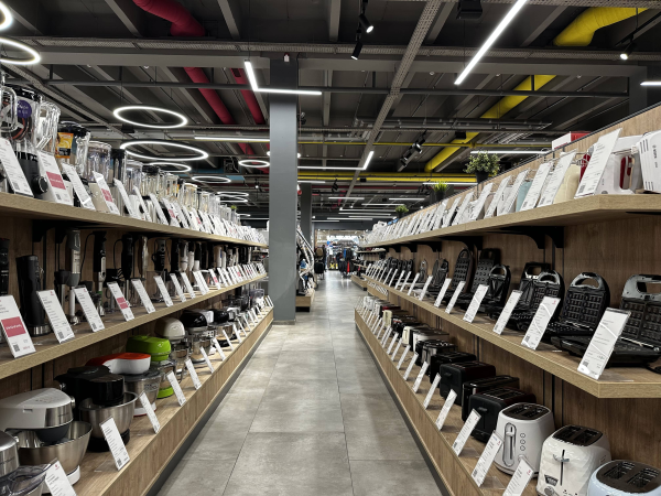 bd. Ștefan cel Mare și Sfînt, 8 4