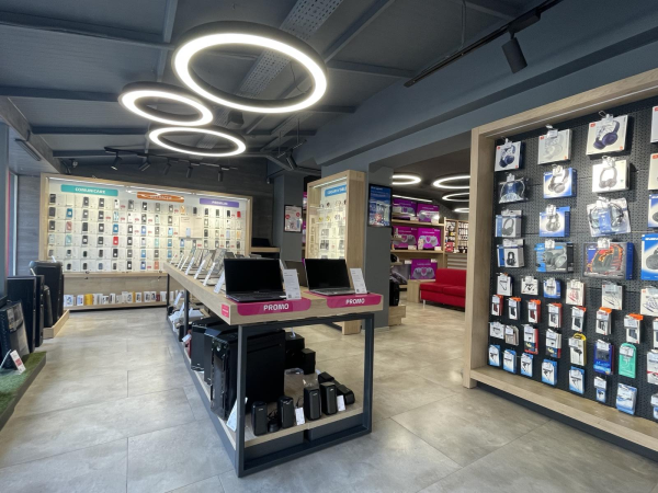 str. Independenței, 90 2