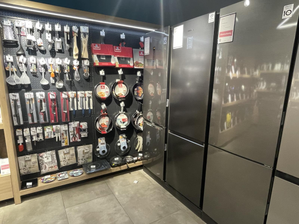 str. Independenței, 90 4